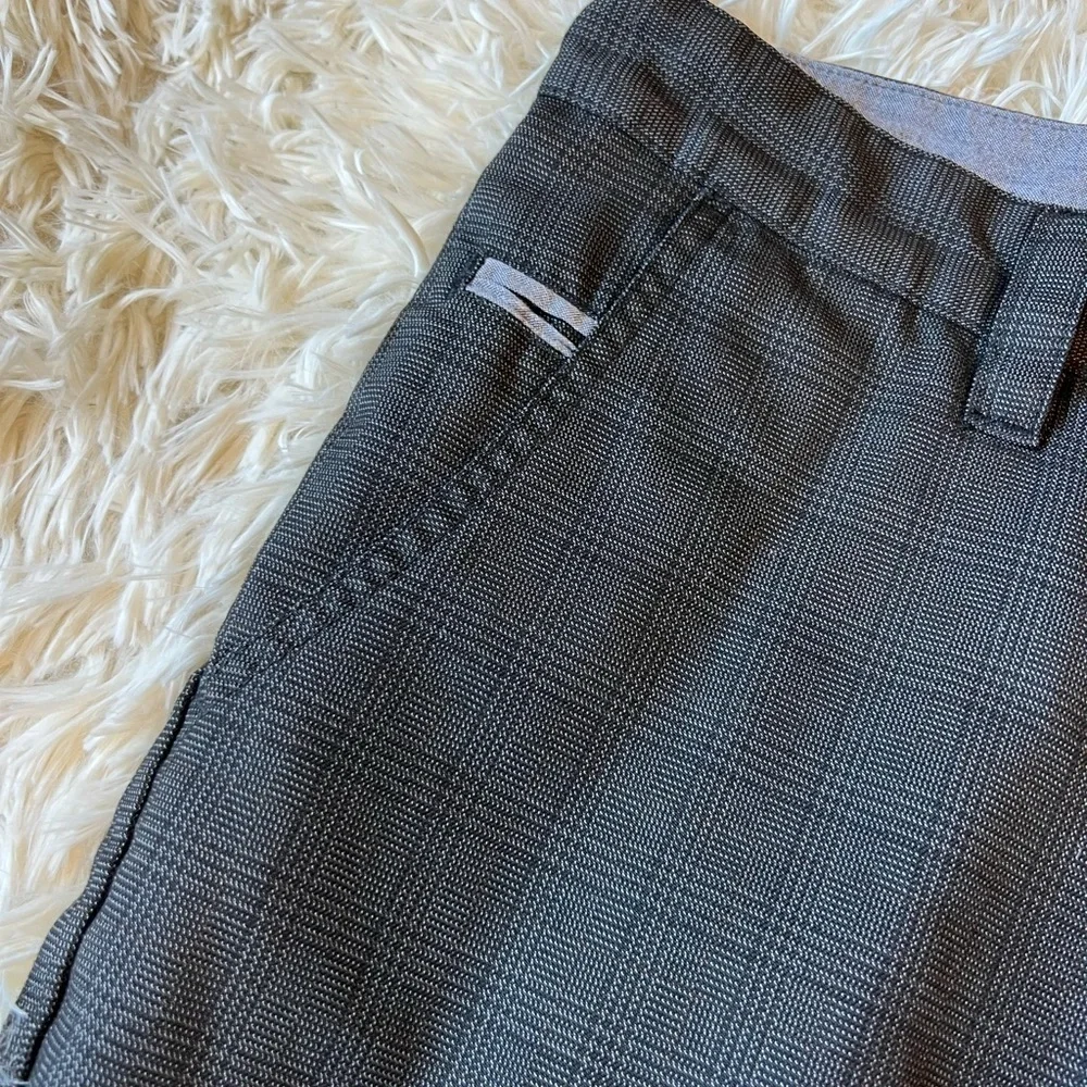 Matix black and gray‎ plaid flat front shorts size 31